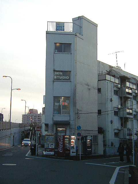WITHビル全景